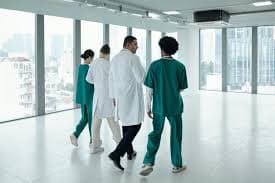 oferecemos - Equipe especializada com experiência em implantes.